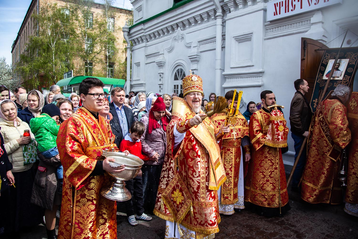 94% Врач, дефибриллятор, реанимация, перчатки &mdash 94% Врач, дефибриллятор, реанимация, перчатки &mdash