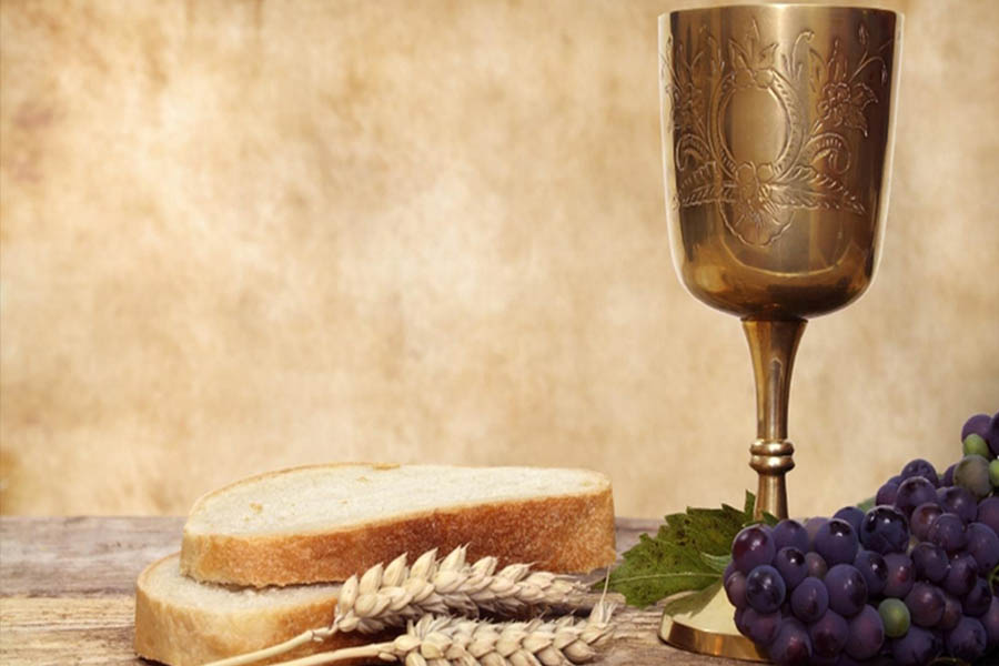 Великий пост 2024 когда можно пить вино. Вечеря хлеб и вино. Maundy Thursday. Хлеб и вино в христианстве. Хлебопреломление вечеря Господня.