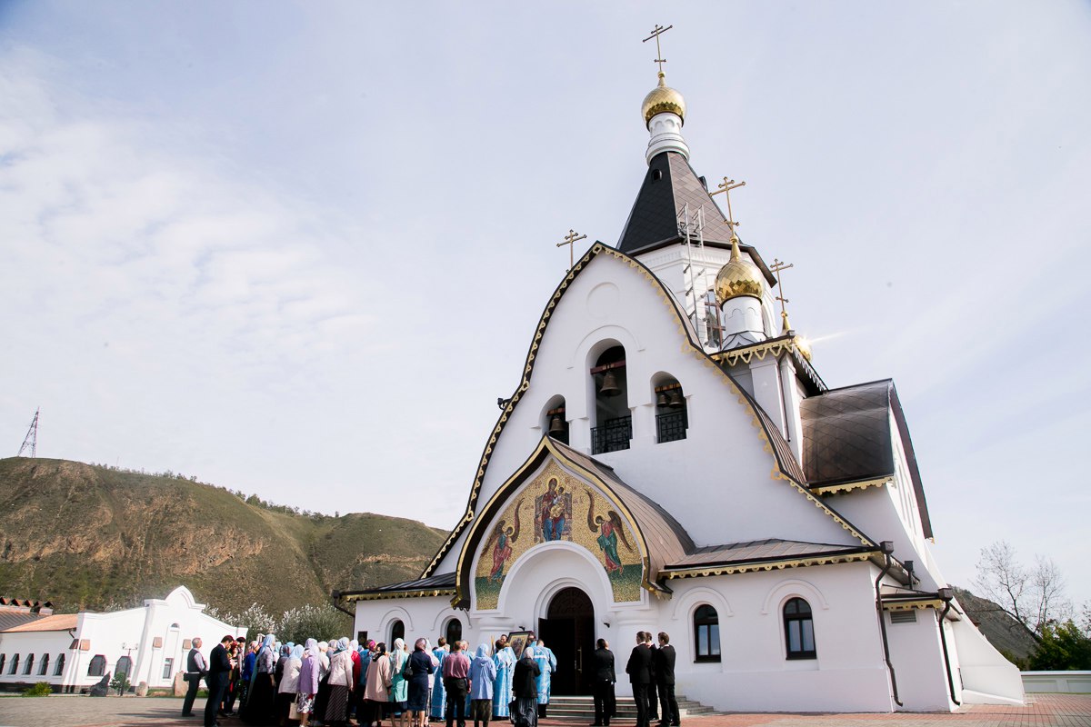 Мужской монастырь в красноярске на удачном фото