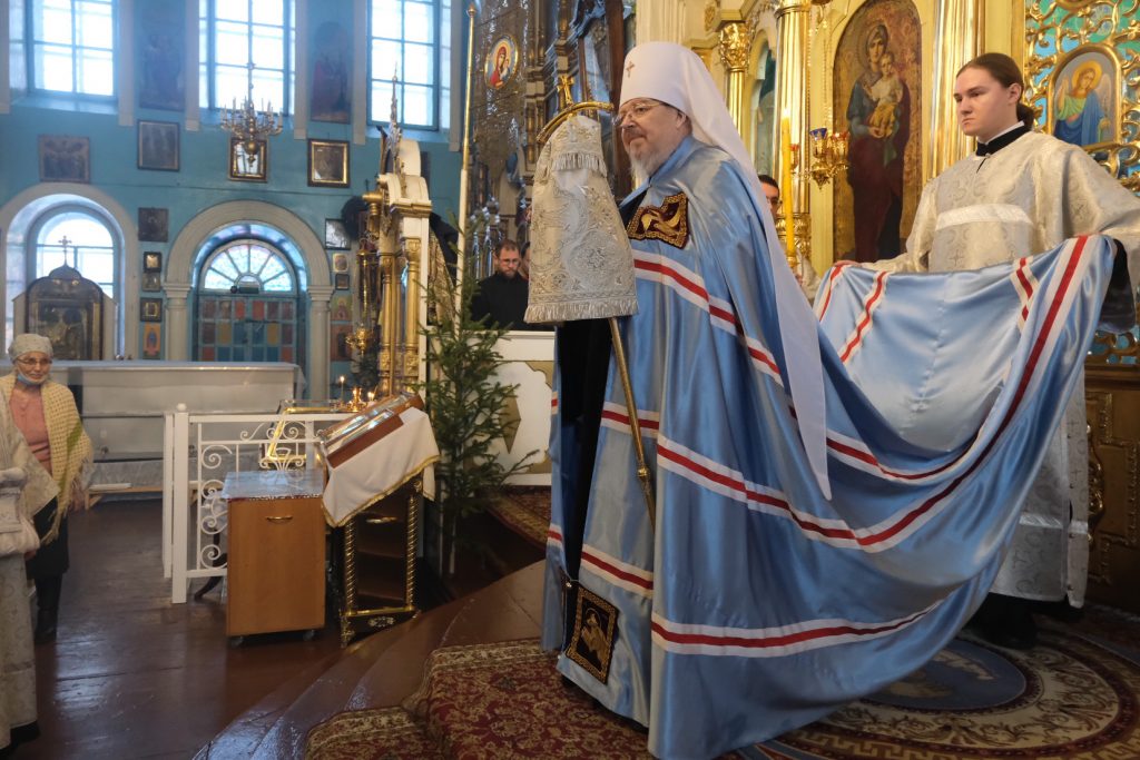 Глава Красноярской митрополии совершил всенощное бдение в канун Недели по Богоявлении
