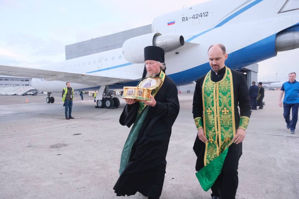 В Красноярск прибыл ковчег со святыми мощами преподобного Сергия Радонежского
