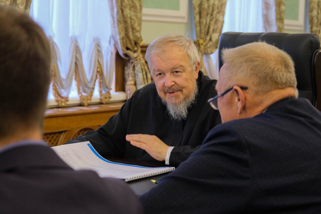 В Архиерейском доме Красноярска обсудили строительство православной гимназии на 11 классов