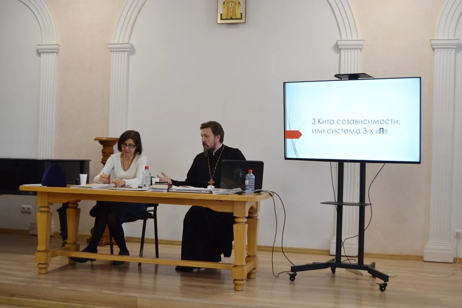 Красноярский священник проведёт семинар по навыкам помощи зависимым людям в Самаре