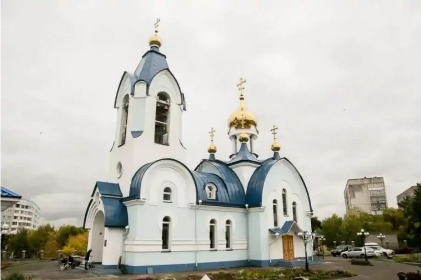 12 мая. Божественная литургия в Введенском храме города Сосновоборска