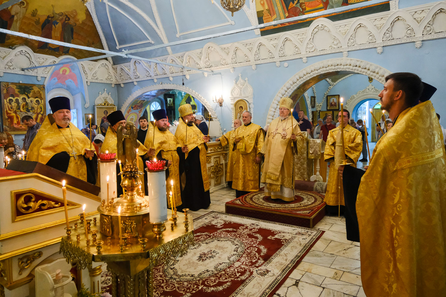 Свято Покровский кафедральный собор Красноярск внутри