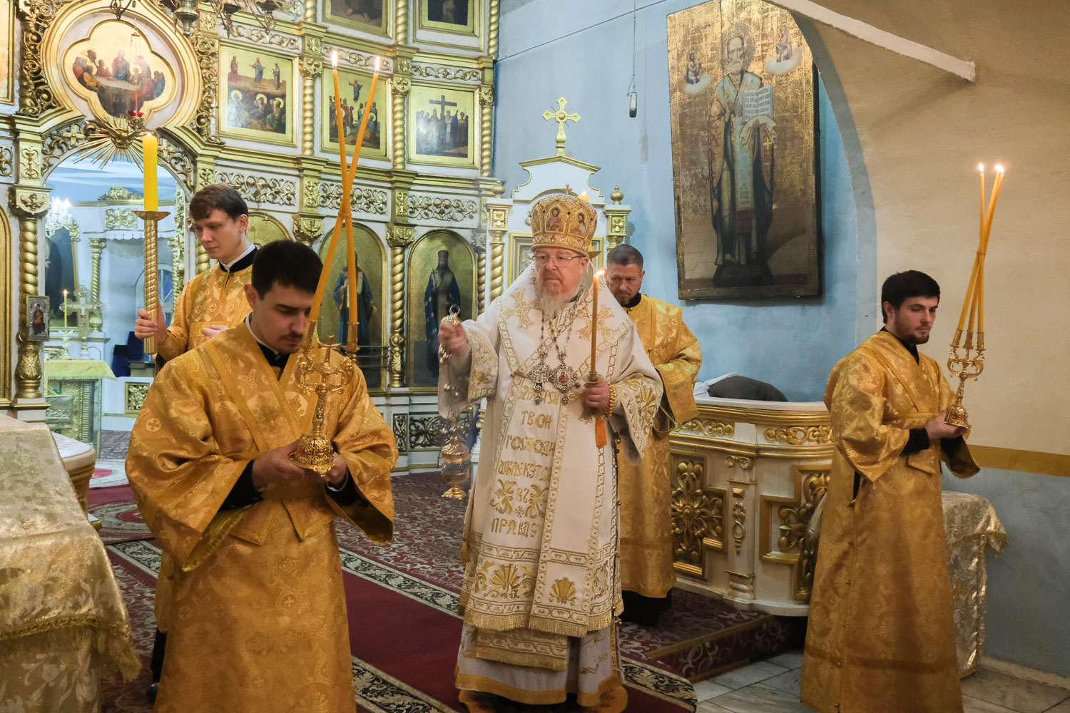 Свято Покровский кафедральный собор Красноярск внутри