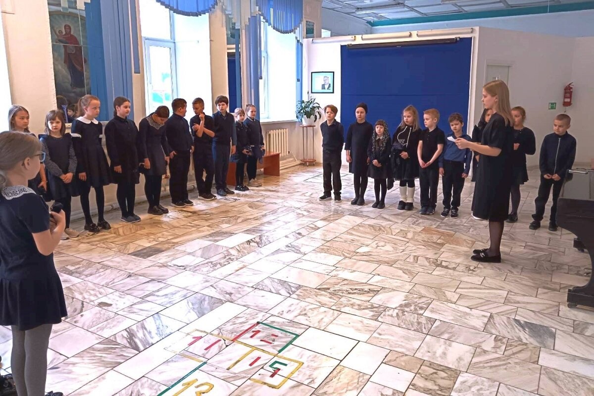 Православным гимназистам в Ачинске рассказали о майских праздниках