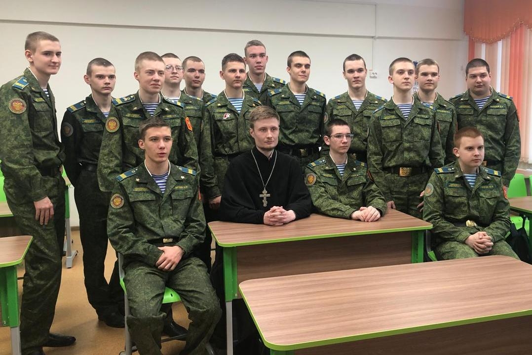 В Шарыпово проходит цикл духовных бесед с кадетами