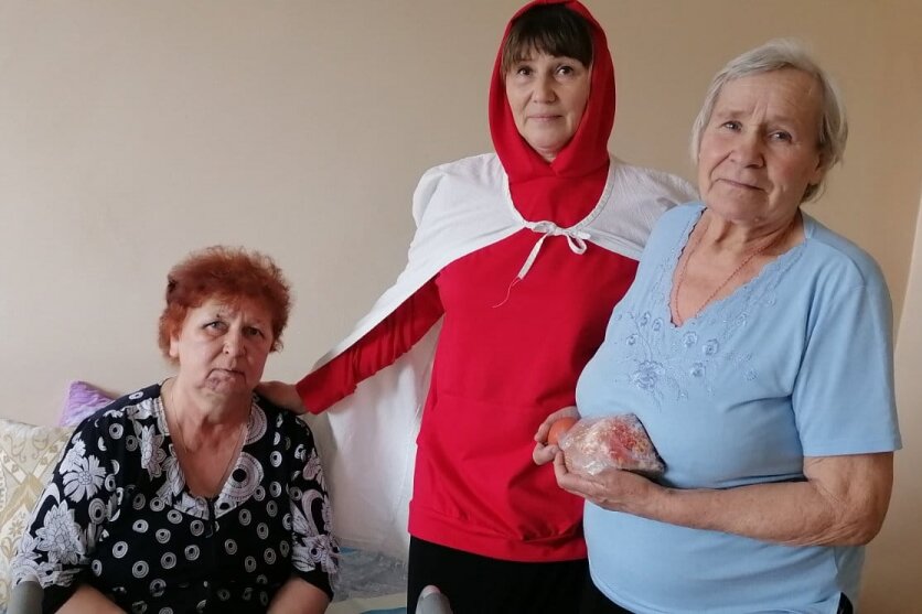 Православные активисты поздравили со Светлой Пасхой пациентов больницы в селе Новосёлово