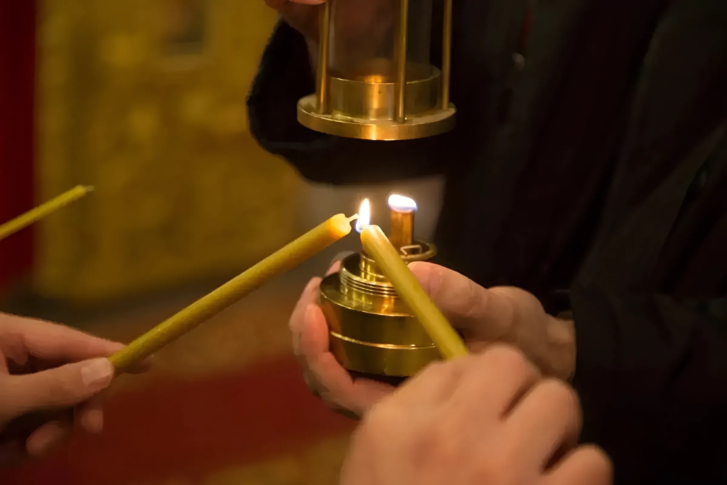 Жители Красноярска смогут прикоснуться к частице Благодатного огня, сошедшего в иерусалимском Храме Гроба Господня