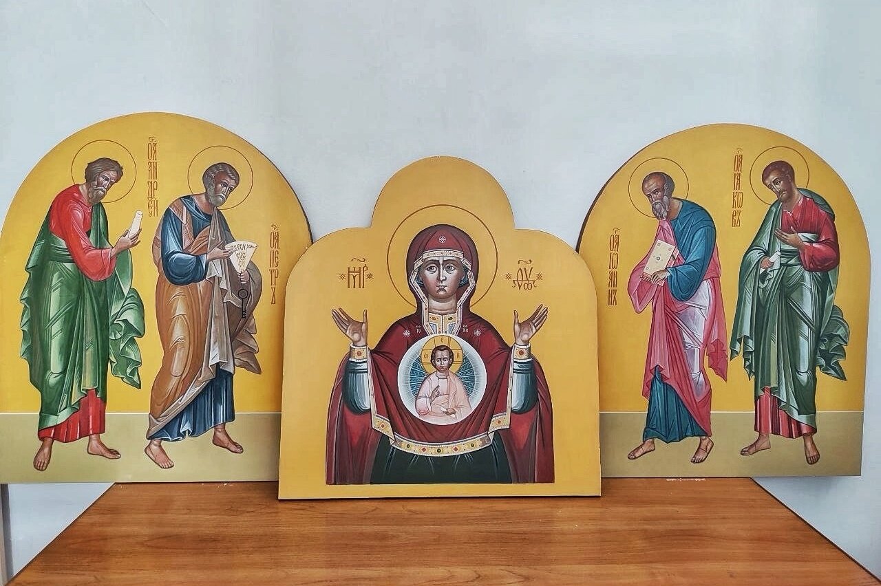 В иконостас храма села Шалинское установили ещё три иконы