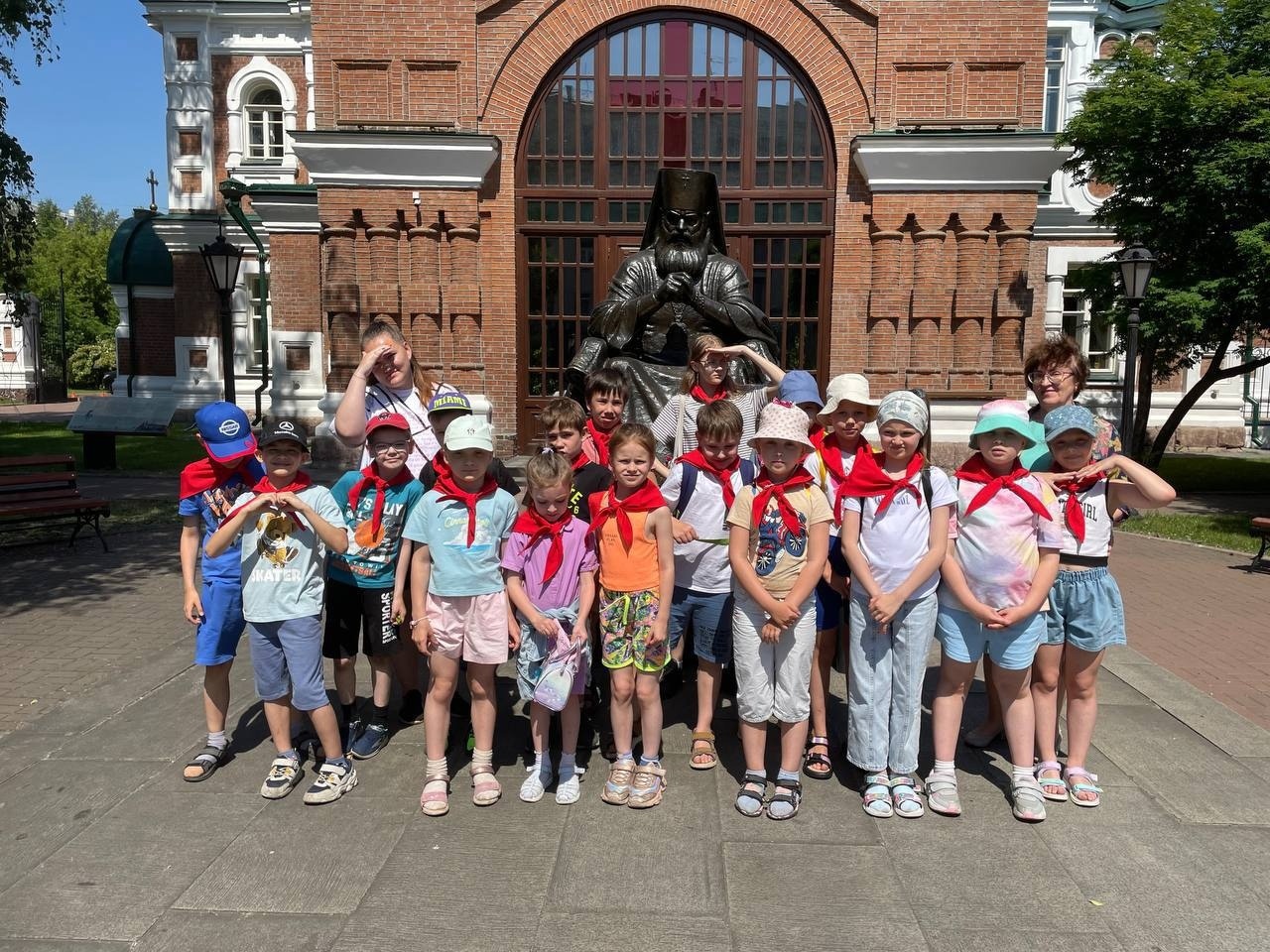 В Архиерейском доме города Красноярска прошла вторая экскурсия для детей  школы № 32 | 26.06.2024 | Красноярск - БезФормата